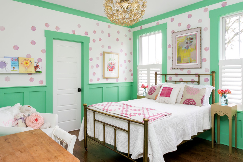 Choose Paint That Highlights Wall Molding