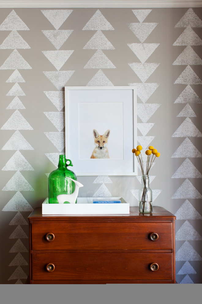 Cohesive Wall Pattern Using a Stencil