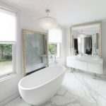 25 White Bathroom Design Ideas That Are Effortlessly Beautiful