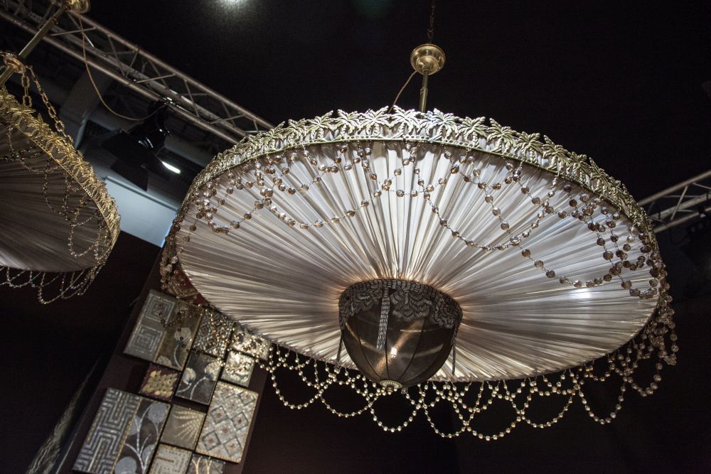 Unexpected Modern Chandeliers Styles That Steal the Show