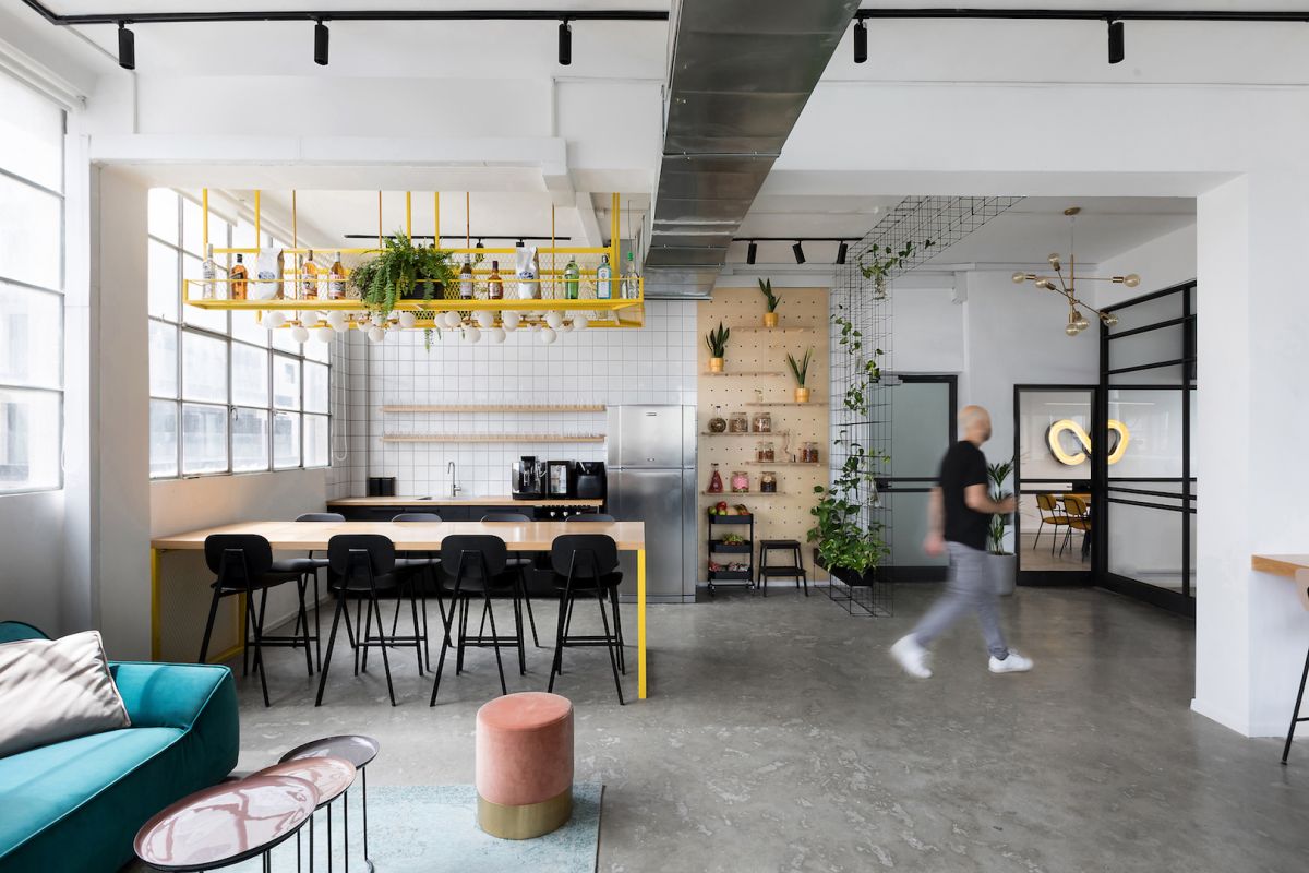 Flexible Tel Aviv Office Space Stays True to Its Industrial Character