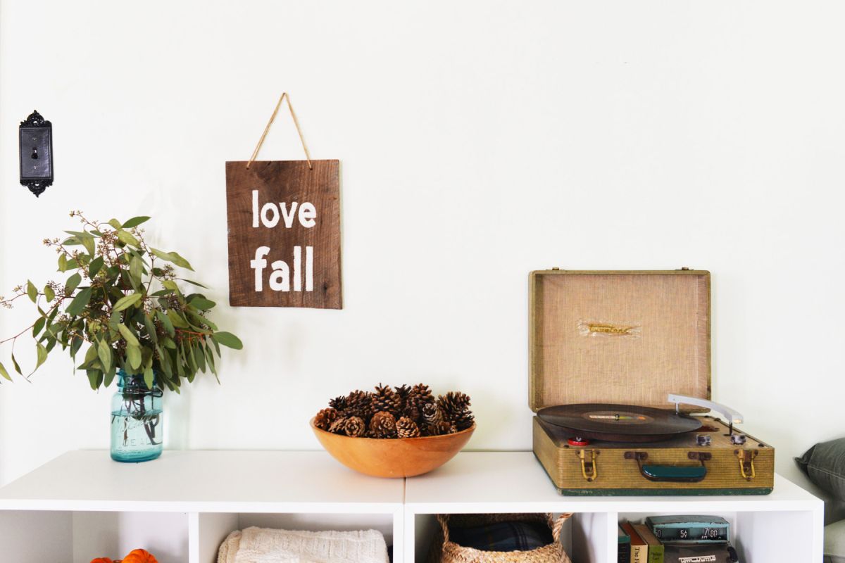 15 Budget DIY Autumn Decorating Ideas for the Front Porch